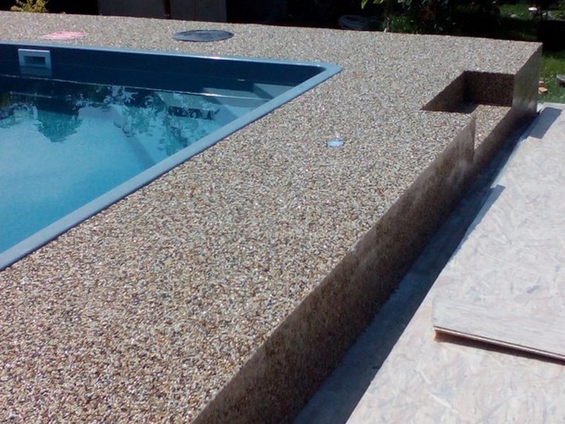 Steinteppich Orion um den Pool - Realisierung Nitra, Slovensko