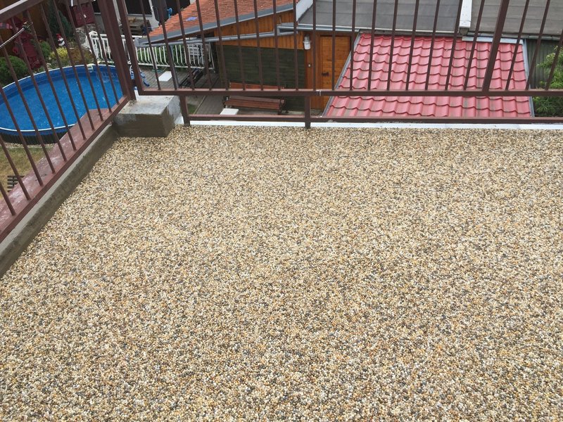 Steinteppich Orion - Realisierung auf der Balkonterrasse, Mikulčice